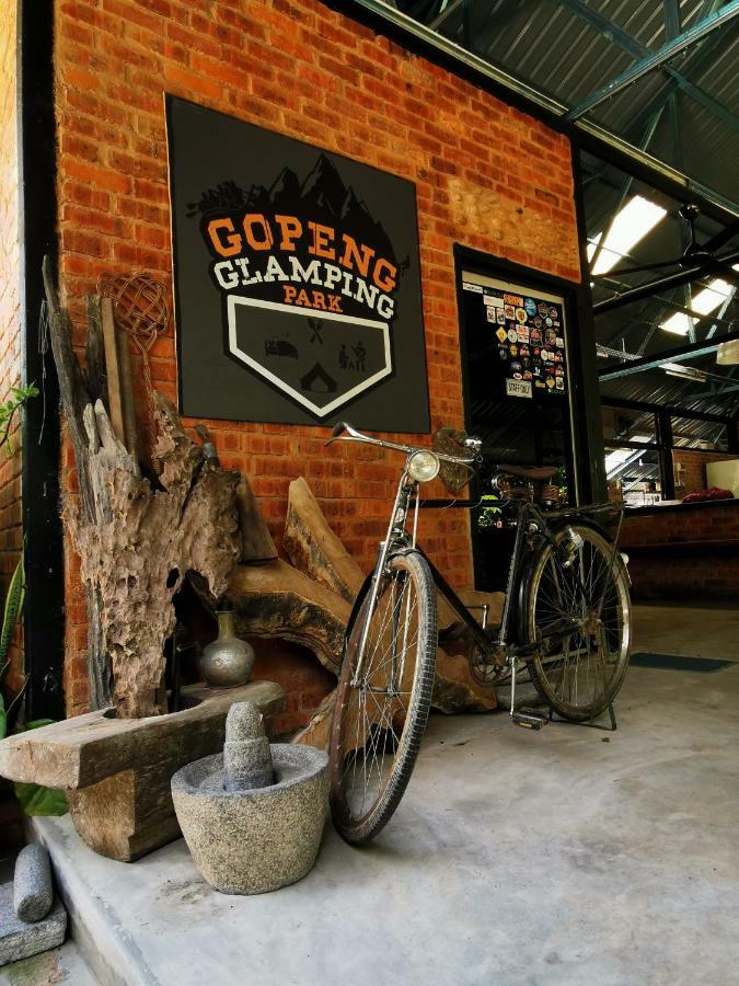 Отель Gopeng Glamping Park Экстерьер фото