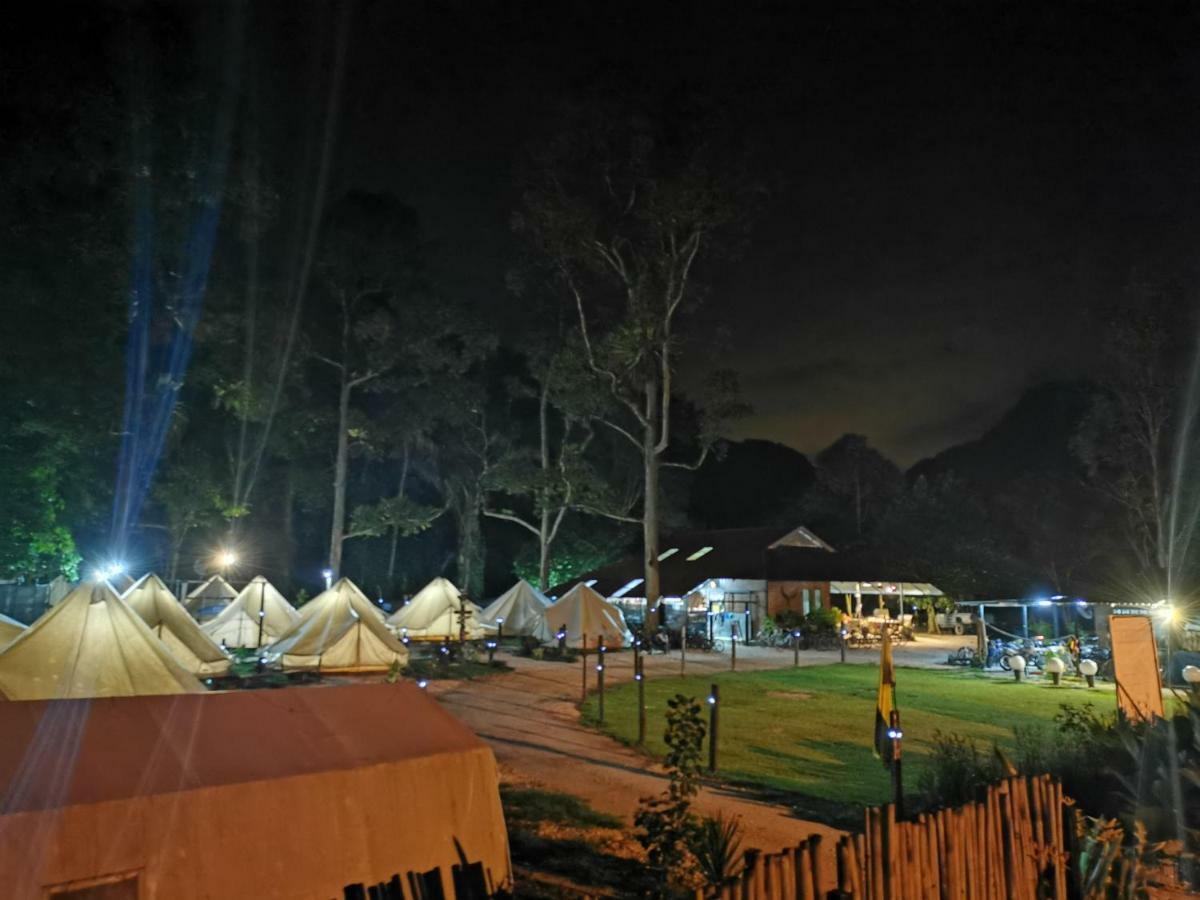 Отель Gopeng Glamping Park Экстерьер фото